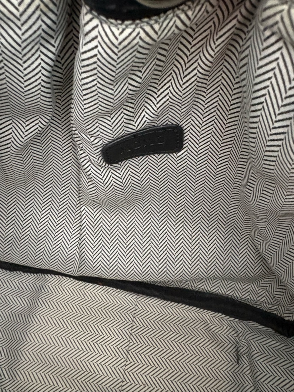 XOXO Black Vegan Leather Tote NWT Shoulder Bag w/ Detachable Pouch - Picture 7 of 11